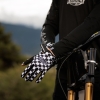 Gants Checker